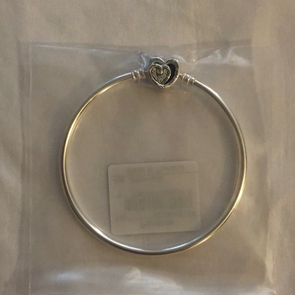 Brand new Pandora heart bracelet